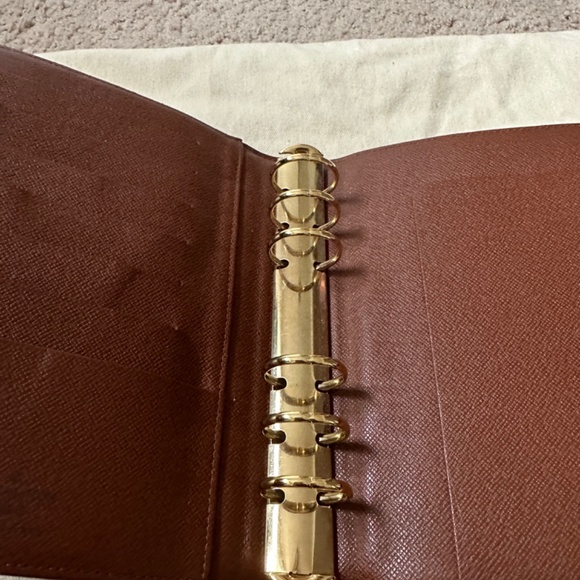 Authentic Louis Vuitton Agenda - Picture 5 of 6